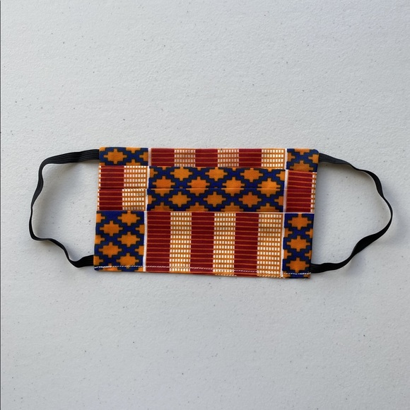 Assorted Facemask for Men & Women Buy 1 Get 1 - Picture 4 of 7